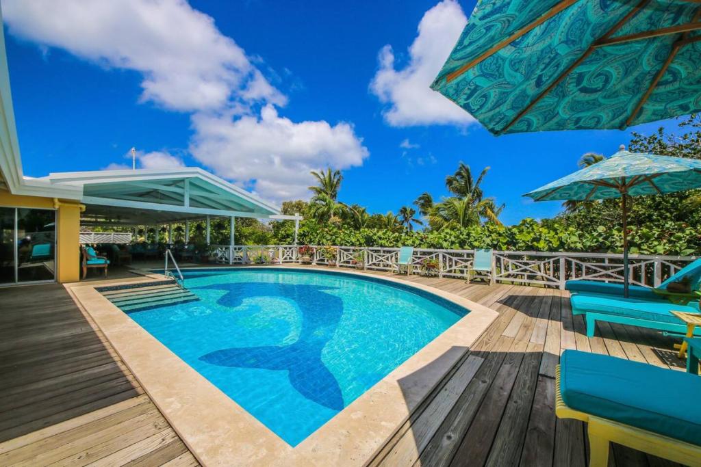 Shoys Beach House - 5 bedroom villa on the Beach!, Christiansted