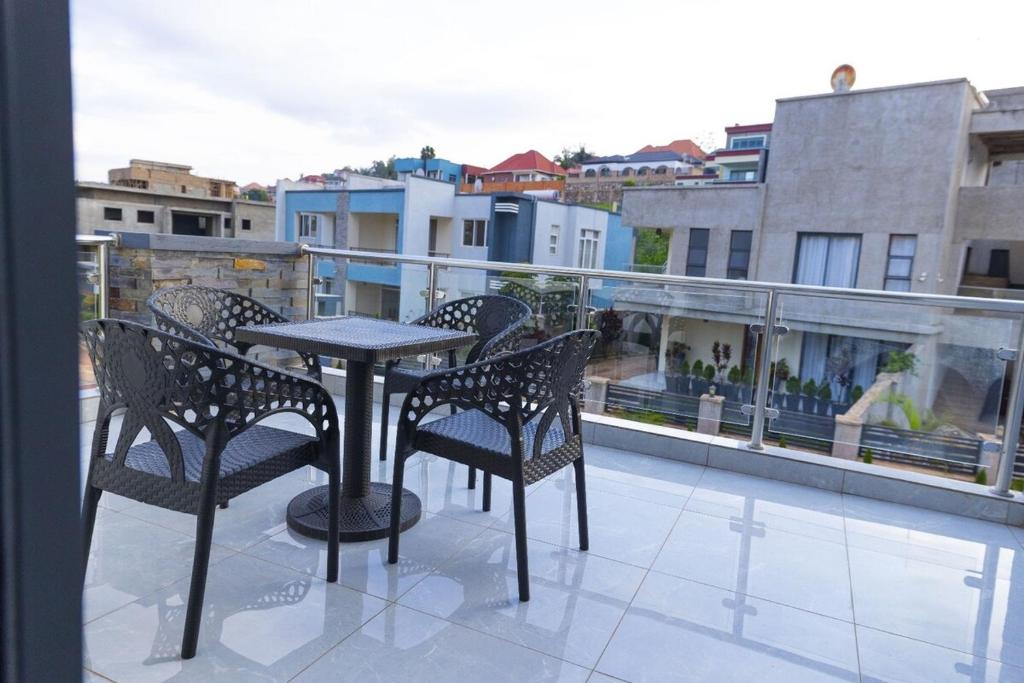 Penthouse Apartment 4BR 3BA Rooftop Patio BBB Nation Oasis Kigali