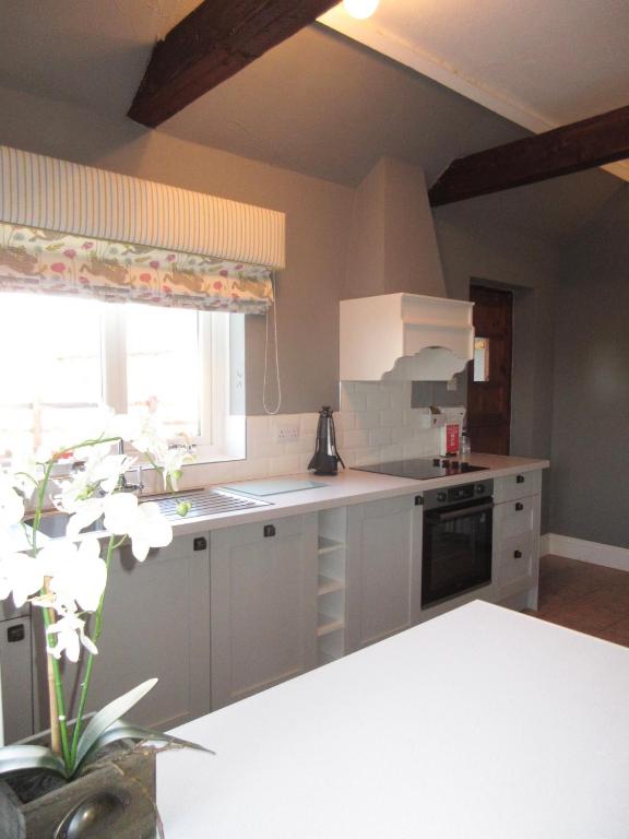 Oxley Cottage, Alford photo 6