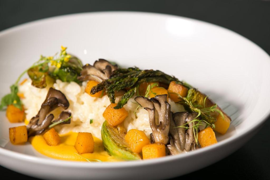 طعام و مشروبات