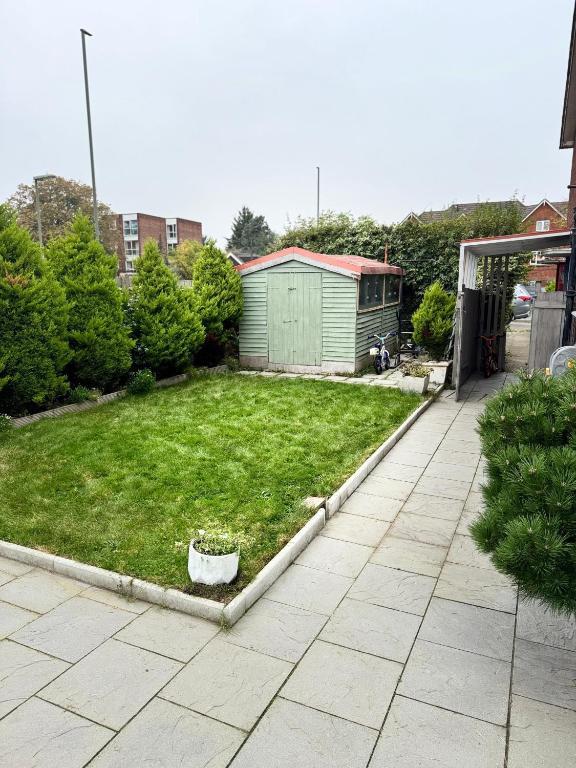 Tatiana, Sunbury Common