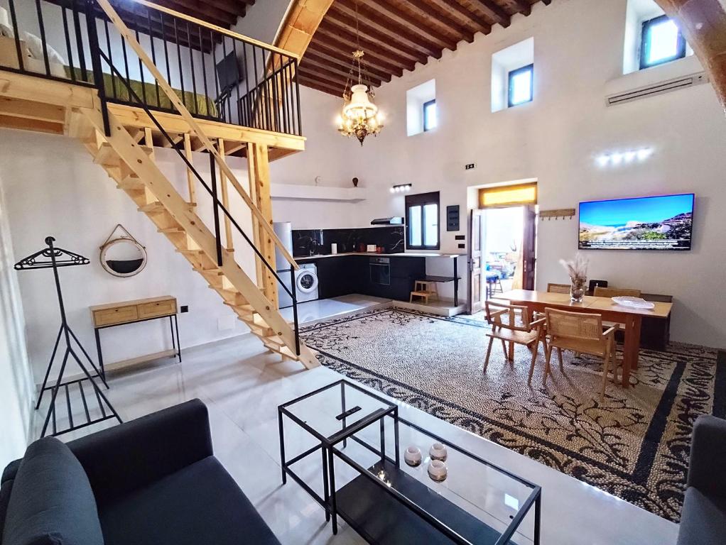 Lindos Central, Lindos