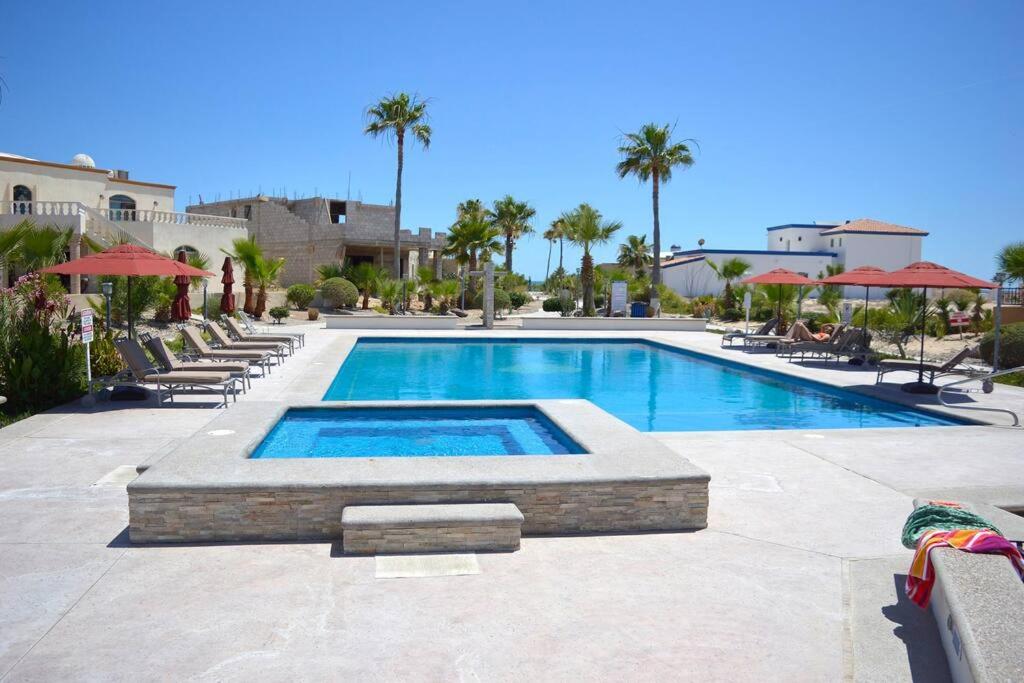 Great for Families 5 Bedroom on Sandy Beach - 3