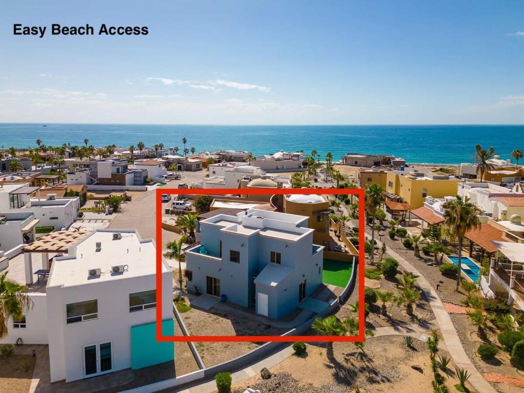 Perfect Beach Home with Style on Sandy Beach - 4