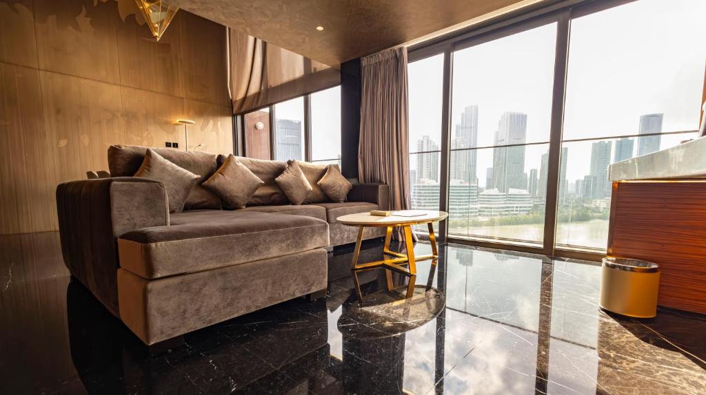 YOHO Hollywood Roosevelt Hotel