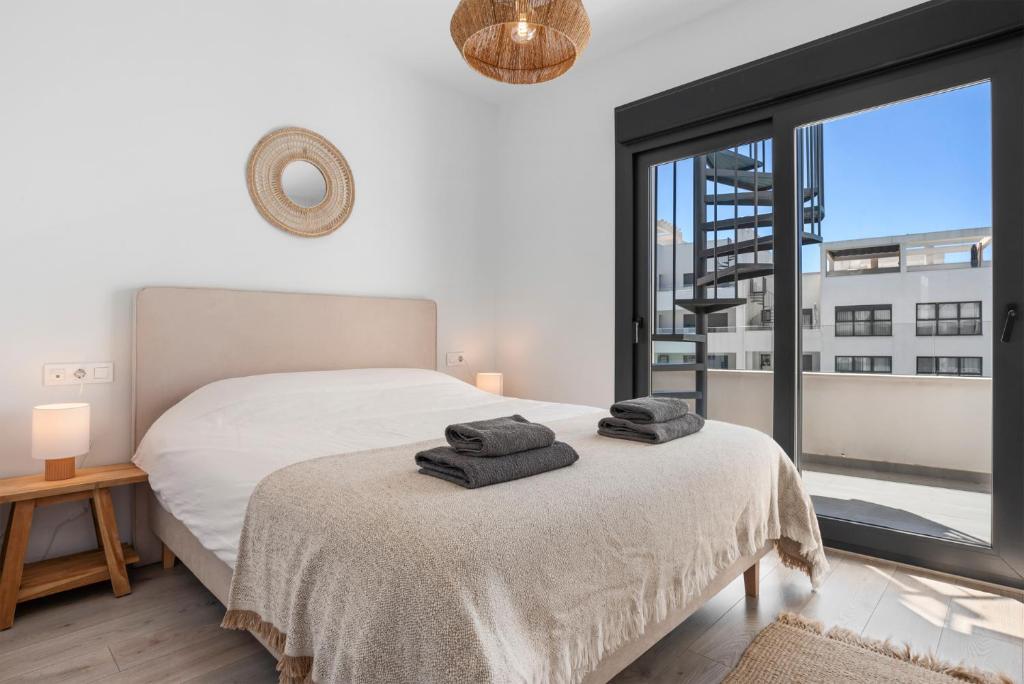 Luxury penthouse with beautiful rooftop at top location - 4