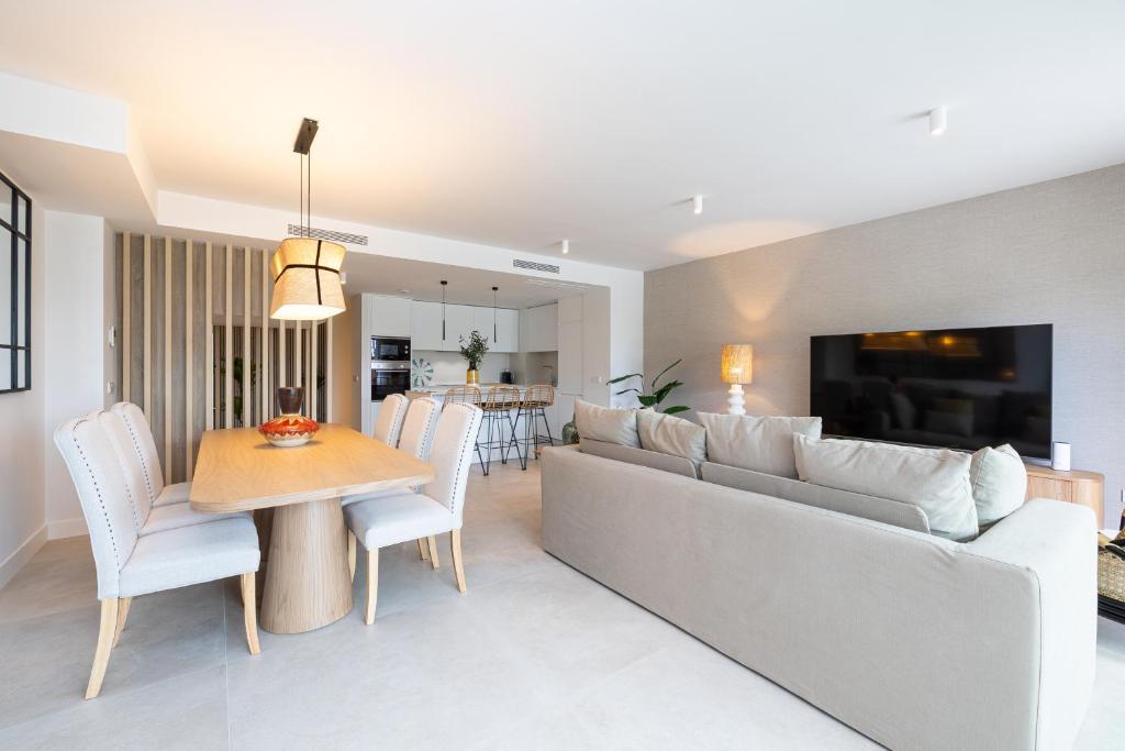 Luxury House Chaparral Golf E12 by AORA STAY - 5