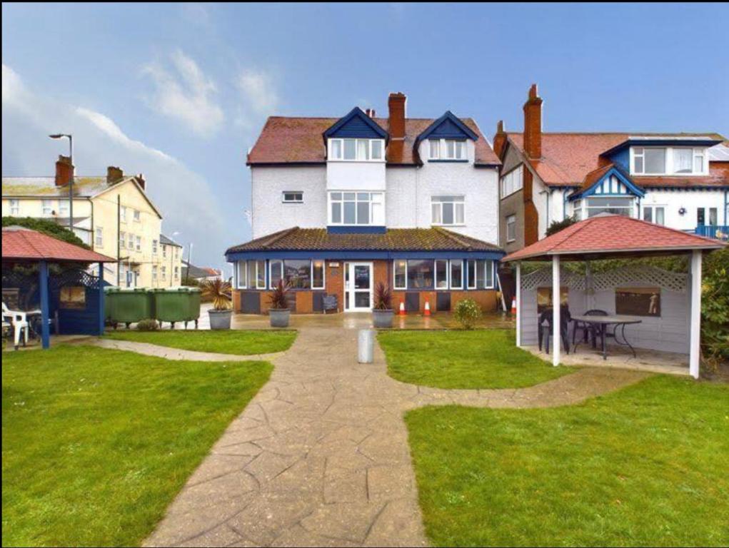 Phoenix Nest, Skegness