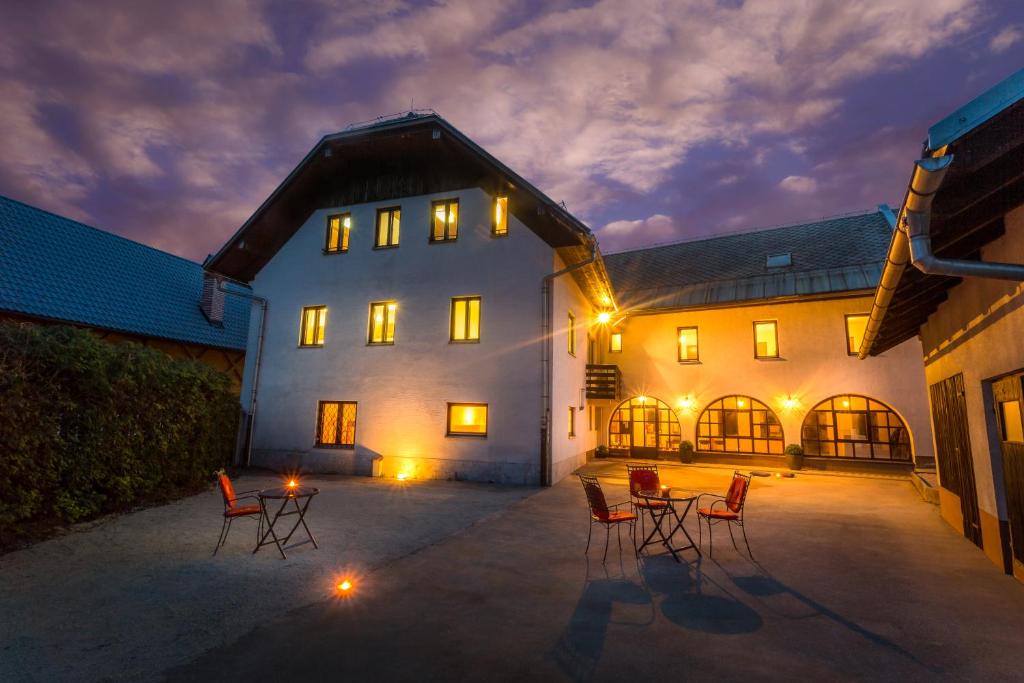 1A Adventure Hostel — Hotel in Lesce