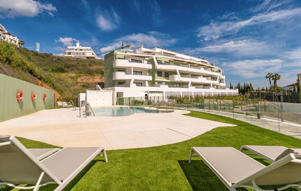 Beautiful Apartment In Fuengirola - 1