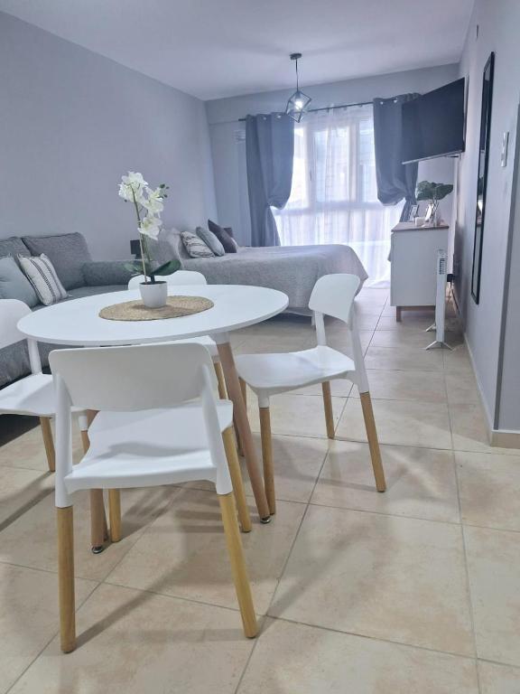 Calido e impecable departamento en el centro de la ciudad - 1