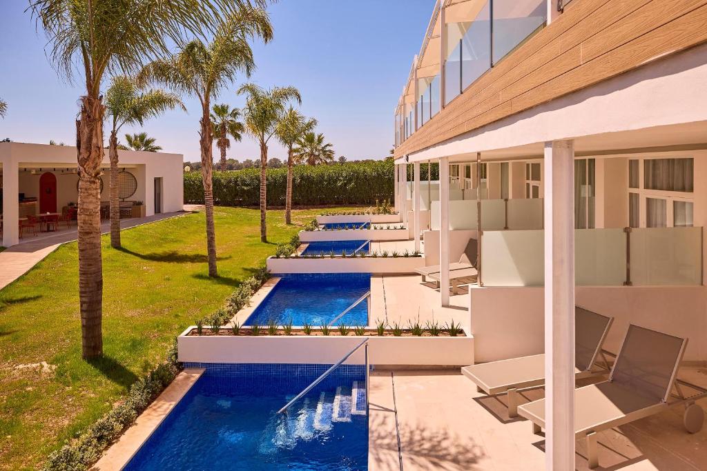 Zafiro Alzinar Mar Adults Only - Refurbished 2025 — Swimming pool in Can Picafort, Balearic Islands