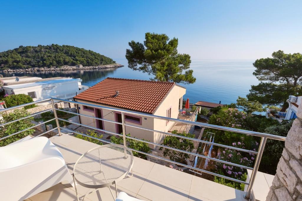 Apartment with sea view Vitorio, Mali Lošinj