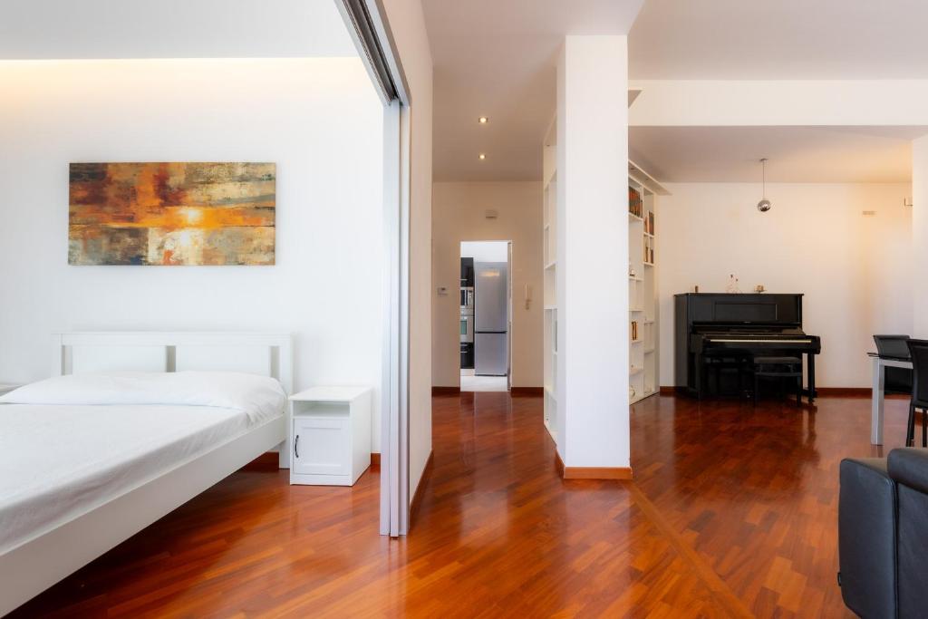 Romano Apartments - " Wood & Harmonies " - Luxury apartment right next to the METRO - 4