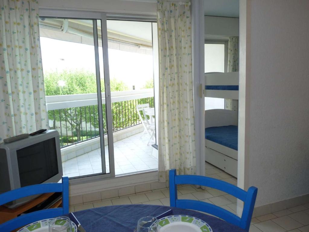 Studio Cabine Moderne Proche Plage avec Loggia et Parking Privé - FR-1-328-112 - 4
