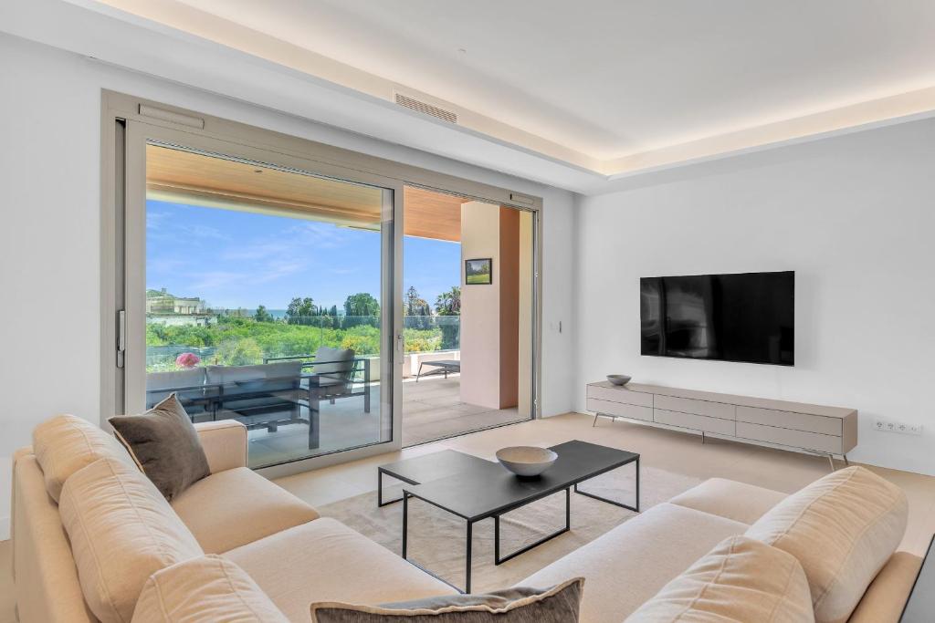 Benalus II Luxury Apartment by Finest Rentals - 5