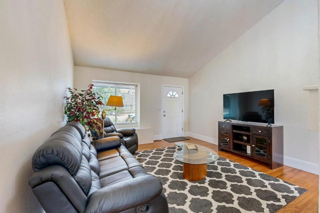 Rocky Mountain Nest, Colorado Springs