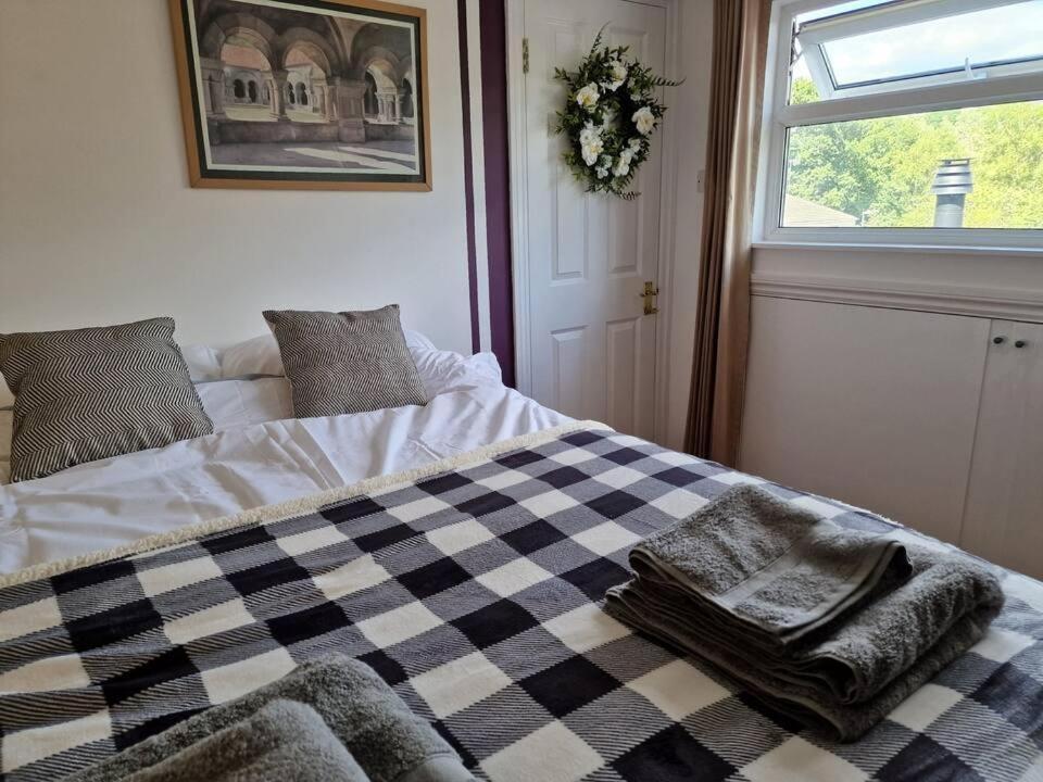 Lopez Home Crawley, Ifield