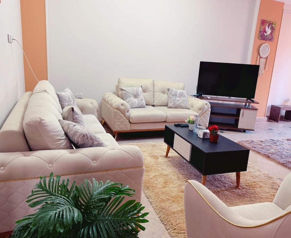 Apartment in Sheikh Zayed-3 mins from Arkan, Egypt, Sheikh Zayed