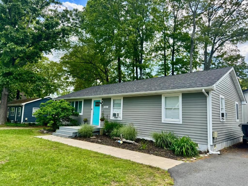 Peek-a-Boo view-Angola by the bay, Lewes