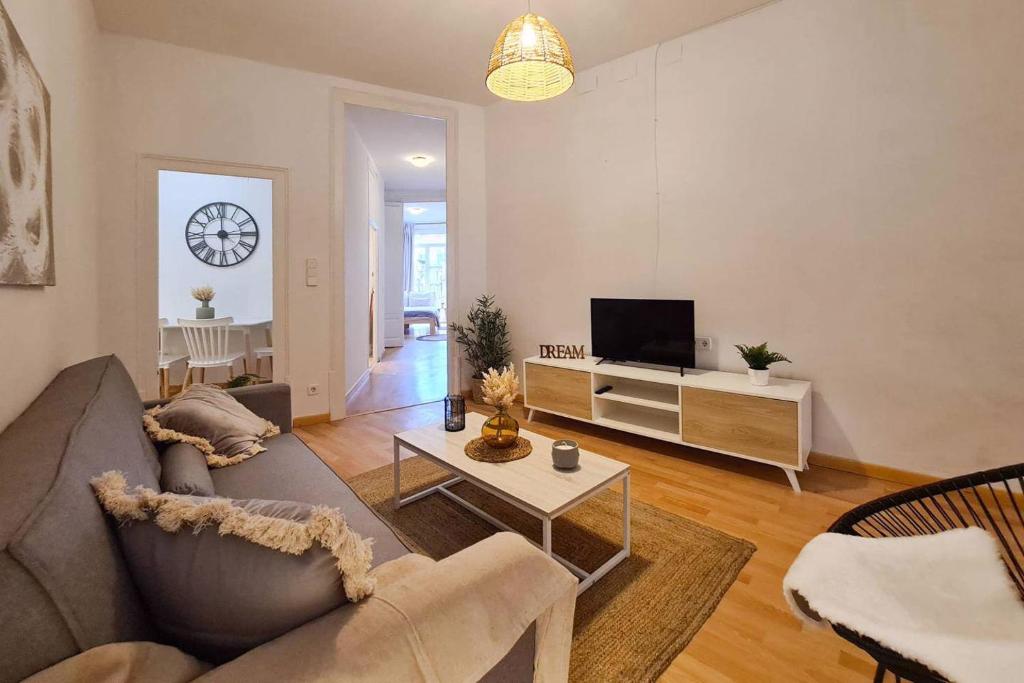 21ARA1085- Fabulous 4BR apartment in Ciutat Vella - 4