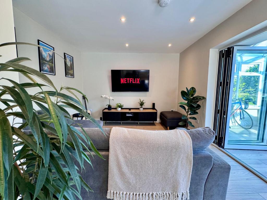 Modern Retreat in Mumbles - Disabled Access!, Oystermouth