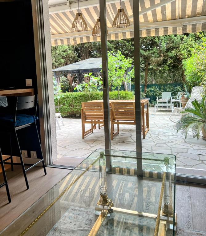 "Saint-Tropez" Superbe appartement avec Terrasse Jardin et Parking privé - 2