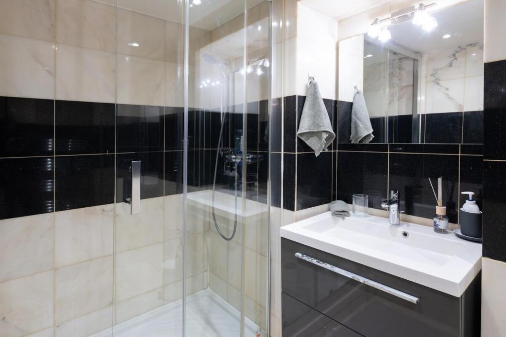 Apt Grands Boulevards 4 Guests - 4