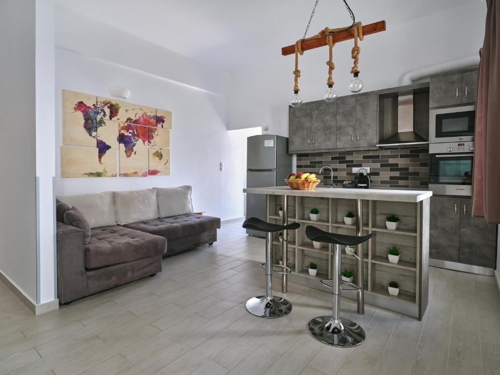 Colors In Naousa - House for 6 people IN the city of Naousa Paros, Nausa