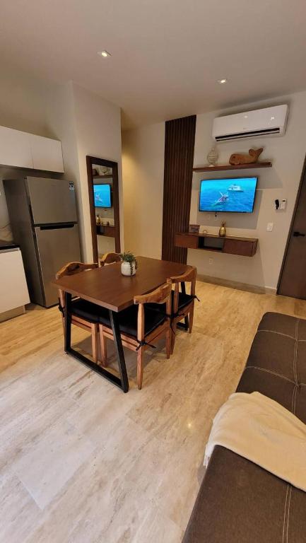 Luxury Apartment 2Br in PdC, Steps from Beach - 5