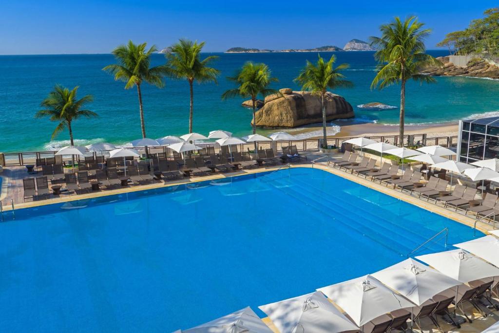 Swimming pool, Sheraton Grand Rio Hotel & Resort in Rio De Janeiro