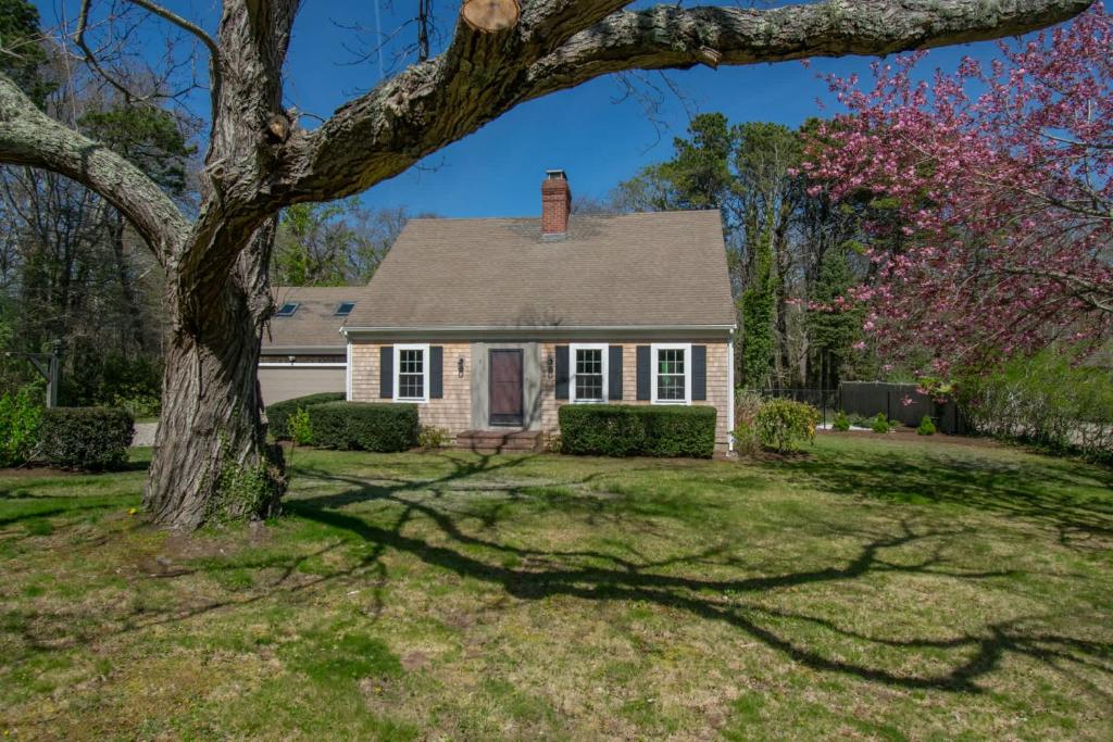 Beach Getaway with Private Backyard, Orleans