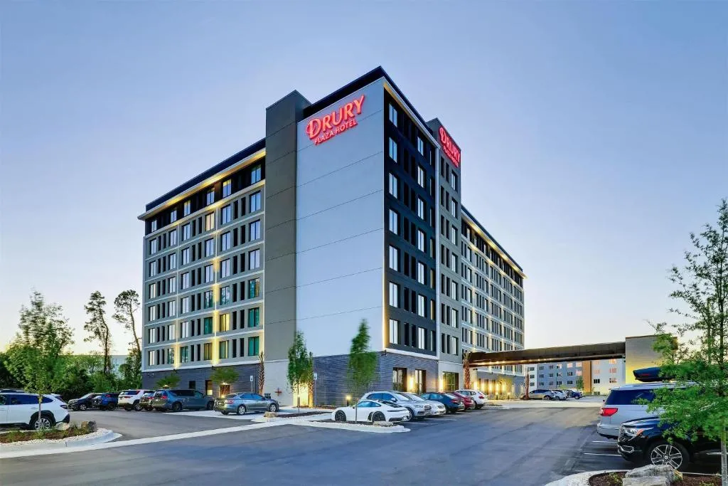 Drury Plaza Hotel North Charleston，位于查尔斯顿的酒店