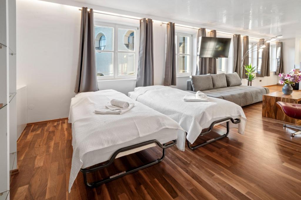 Munich Most Central Holiday Apartment 90m2 - 969 sq ft of Luxury - 4