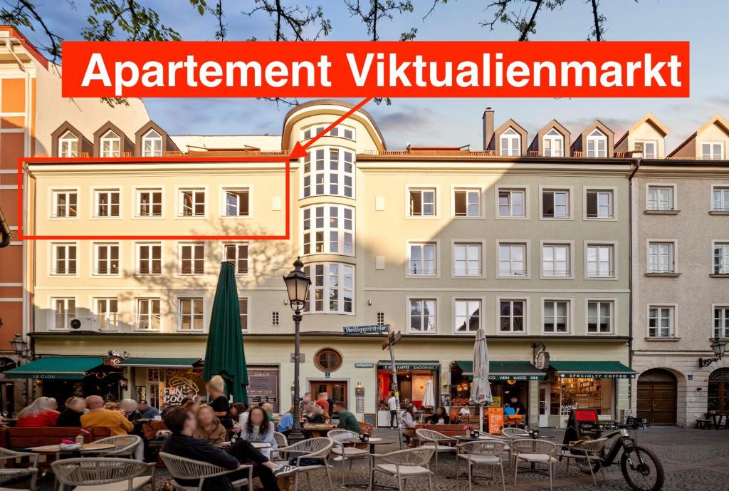 Munich Most Central Holiday Apartment 90m2 - 969 sq ft of Luxury - 2