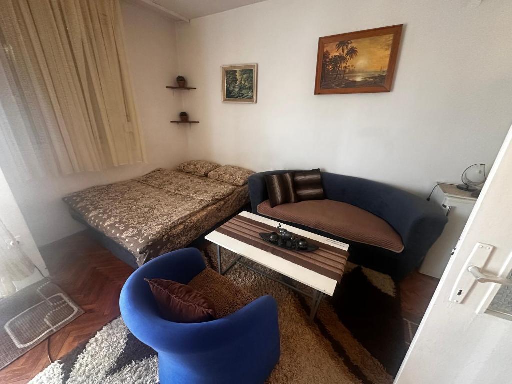 A-D free wi-fi internet, air conditioner,free parking, Podgorica