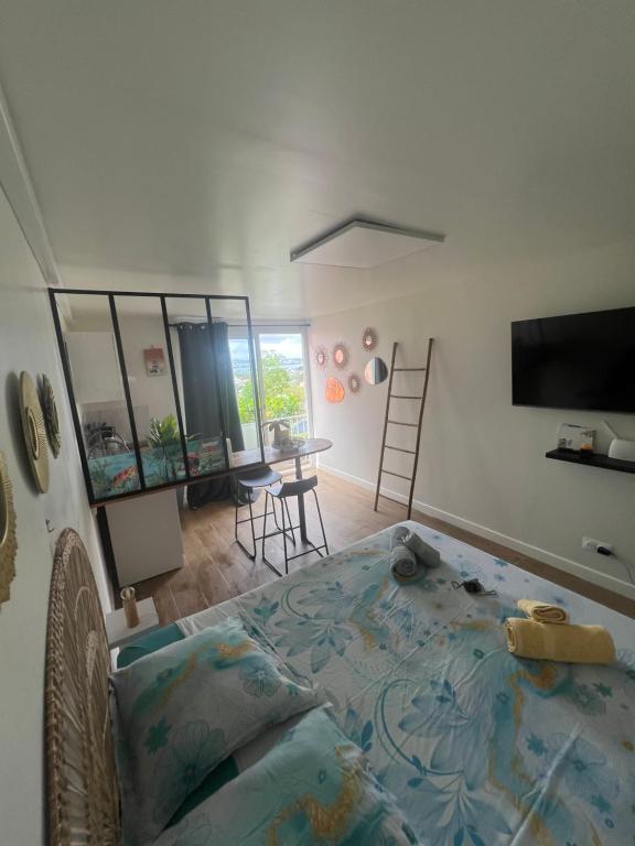 Laroom Kanel - Vue Mer & Piscine, Les Trois-Îlets