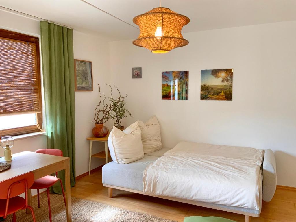 Ruhe & Charme - Family Apartment for 4 People, Self-Check-In, Free Parking, U-Bahn, Netflix - 5