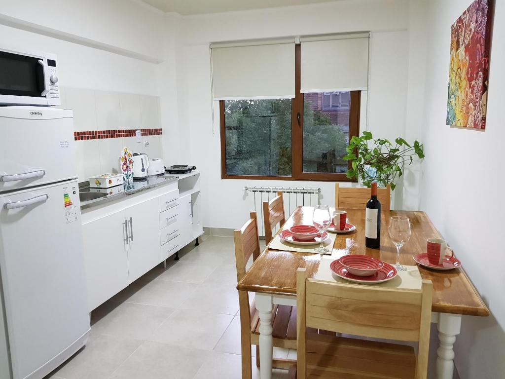 Yeska Apartamentos B - 1