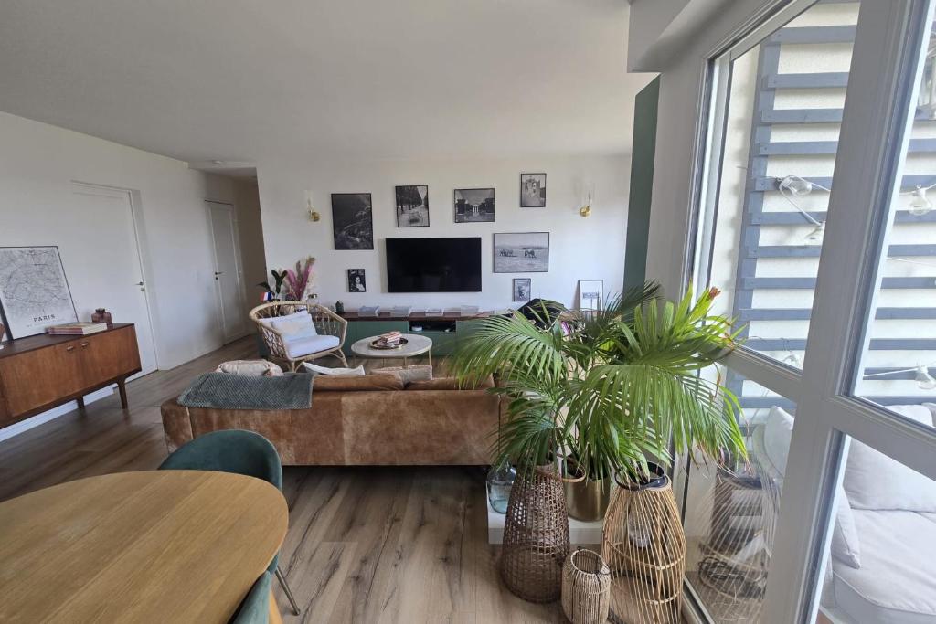 Apartment with terrace and view of Paris - 1