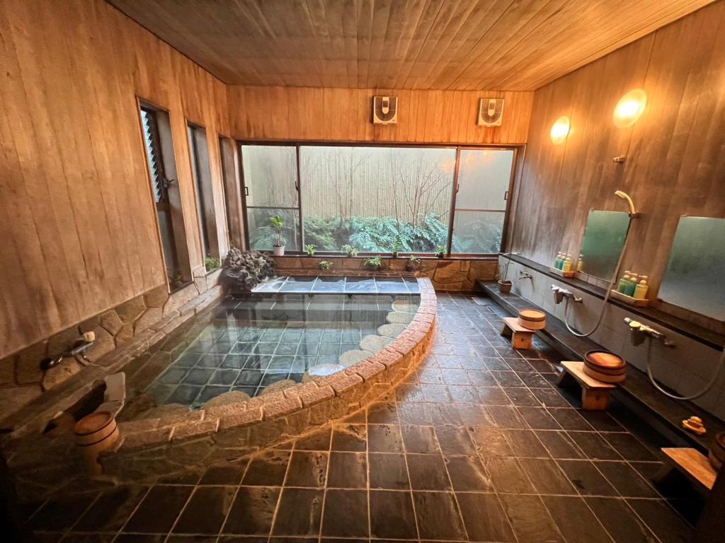 Hot spring bath
