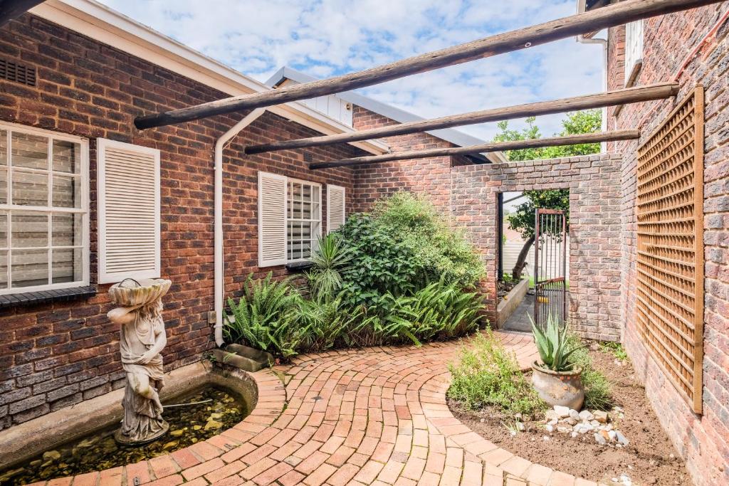 Waterfall Views, Midrand