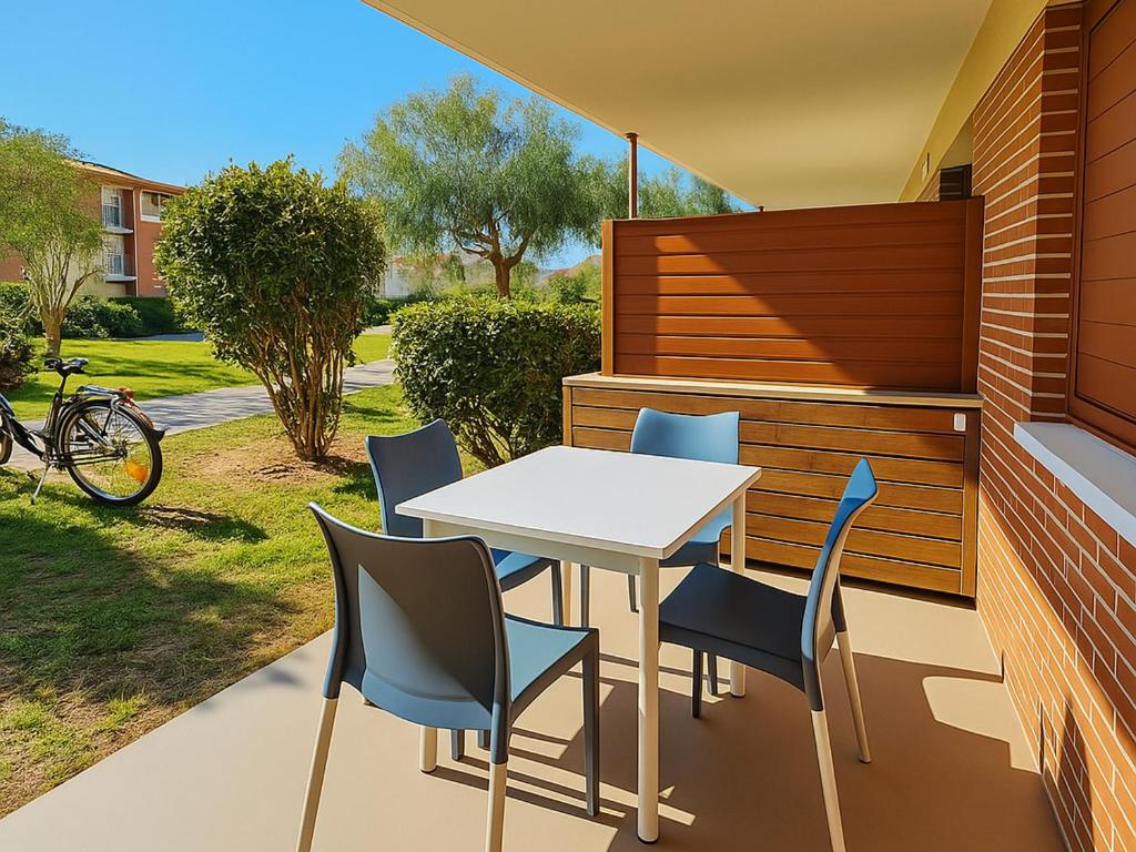 Appartement F2 avec terrasse, jardin, parking et accès piscine à 500m du village d'Argelès-sur-Mer - FR-1-732-63 - 1