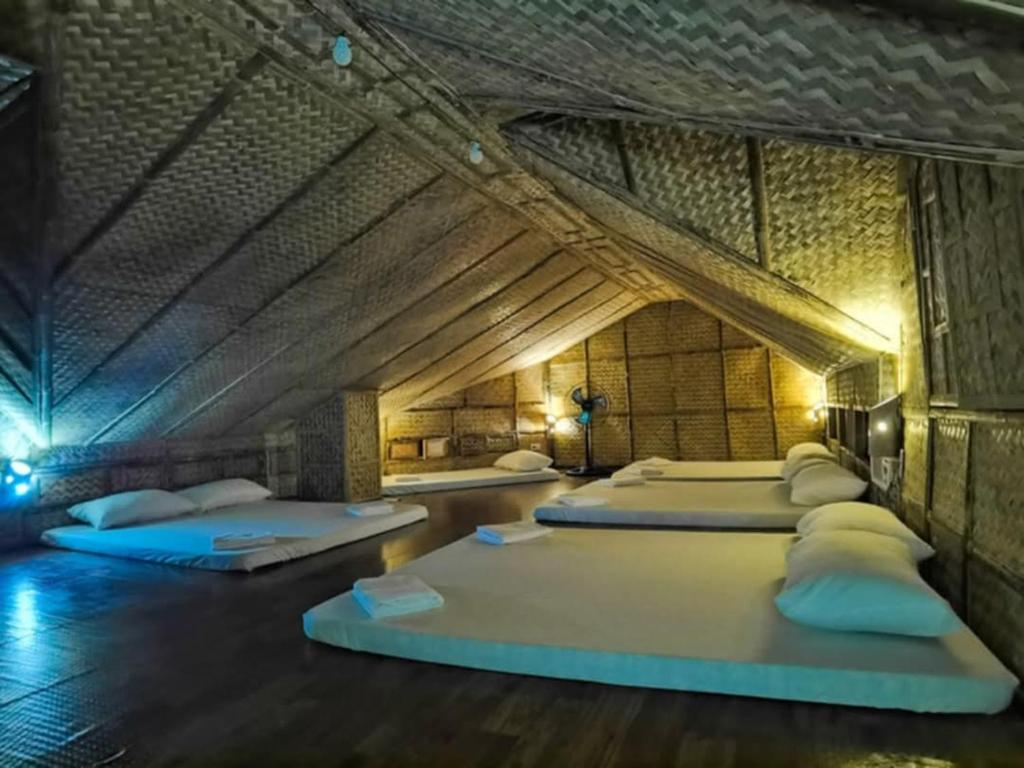 Mansueto's Beach Resort 7