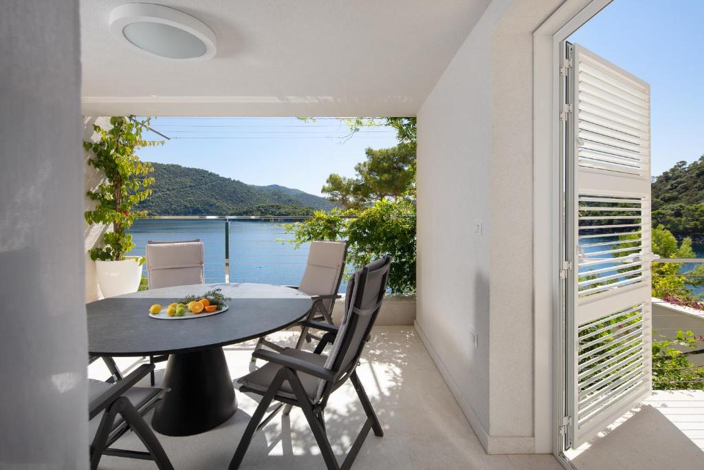 Duka & Piko apartmani 1, Lastovo