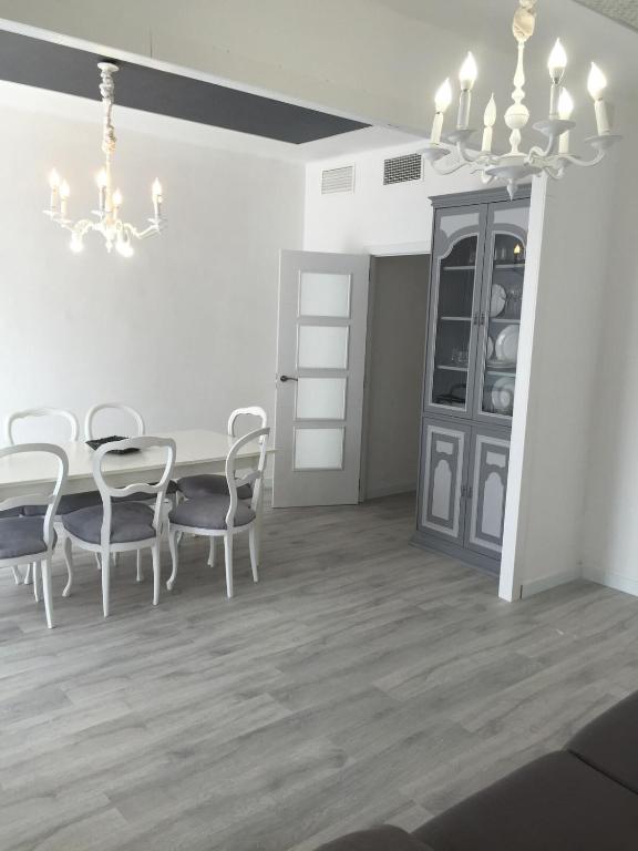 Nice, Cozy, UP TO 6, FCB stadium, free parking - 3