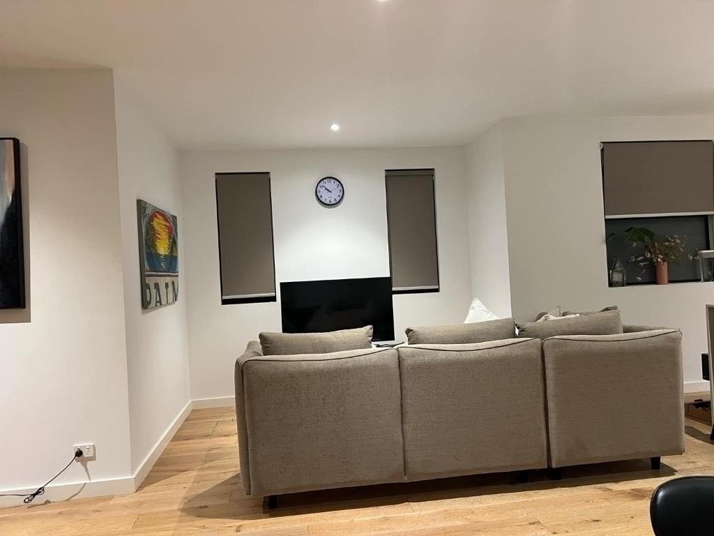 Cosy Entire Home Apartment with 3 bedrooms, Mont Albert