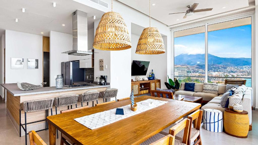 Panoramic Oceanview Luxury 4BR Penthouse - 3