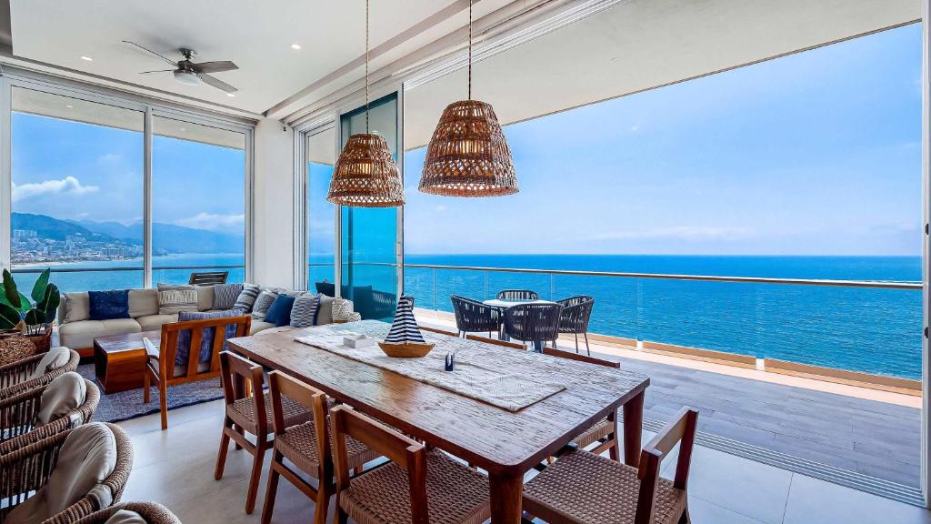Panoramic Oceanview Luxury 4BR Penthouse - 1