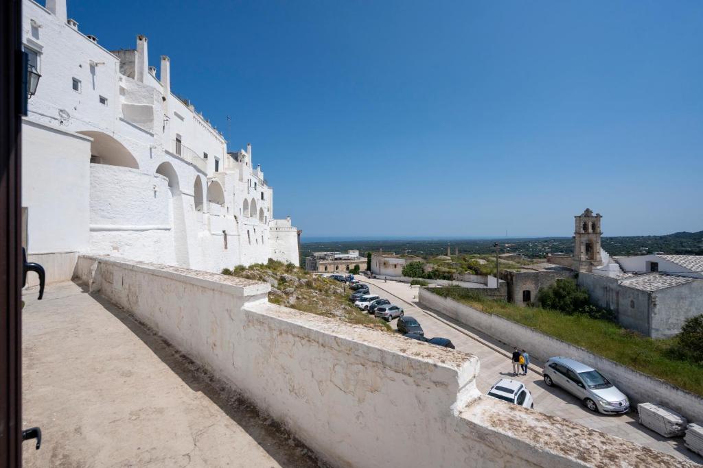 GuestHost - White Stone, Ostuni